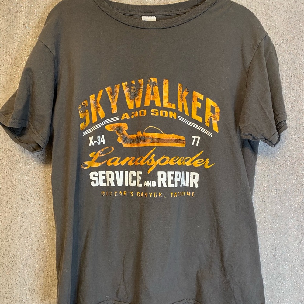 Men’s Medium Star Wars Luke Skywalker Shirt